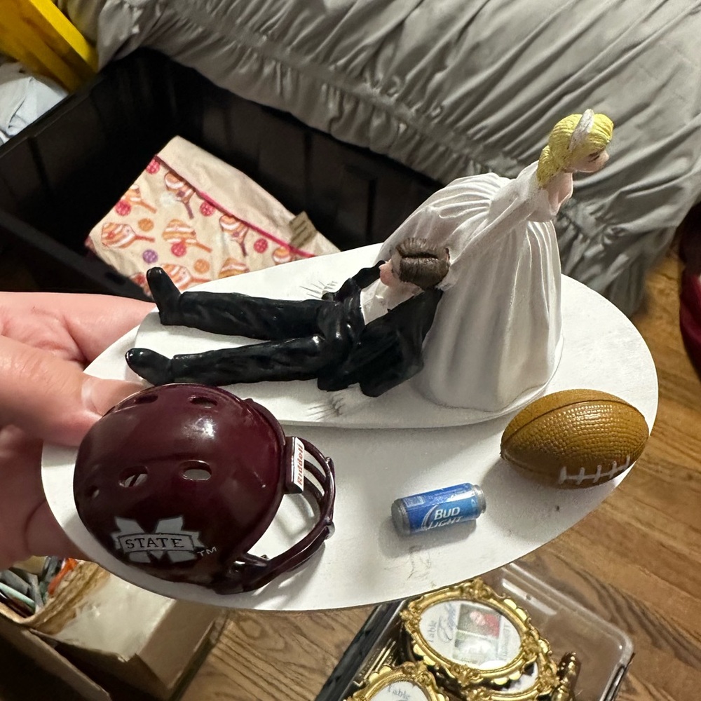 Mississippi State Wedding Cake Topper - Picture 5 of 7